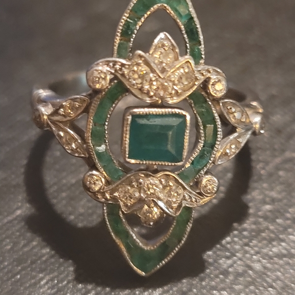 Jade and Diamond ring size 6 - Picture 5 of 7